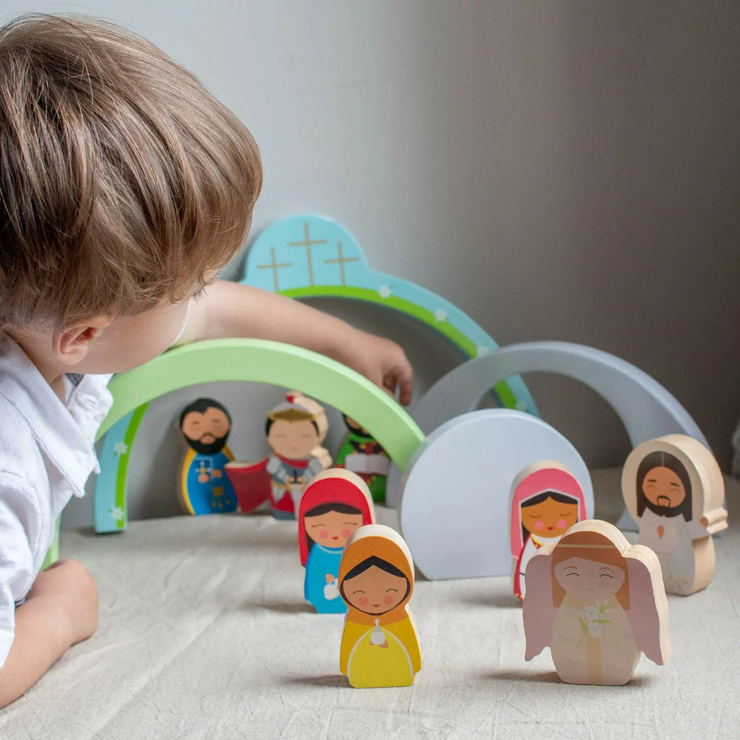 Celebrate-Holy-Week-at-Home-Fun-Activities-for-Palm-Sunday-Easter-Prep Shining Light Dolls