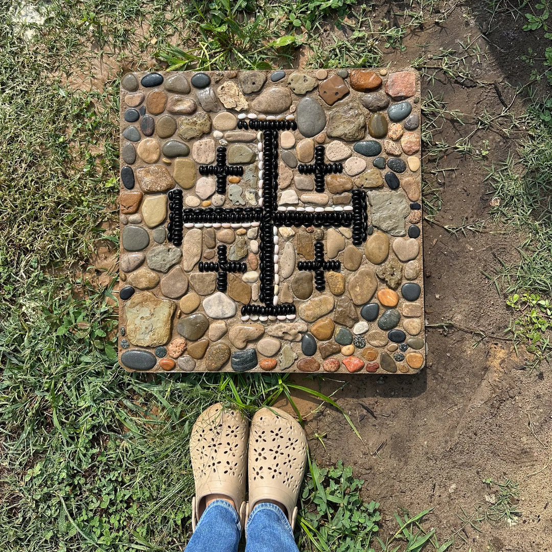 DIY-Beach-Stone-Glass-Garden-Paver Shining Light Dolls