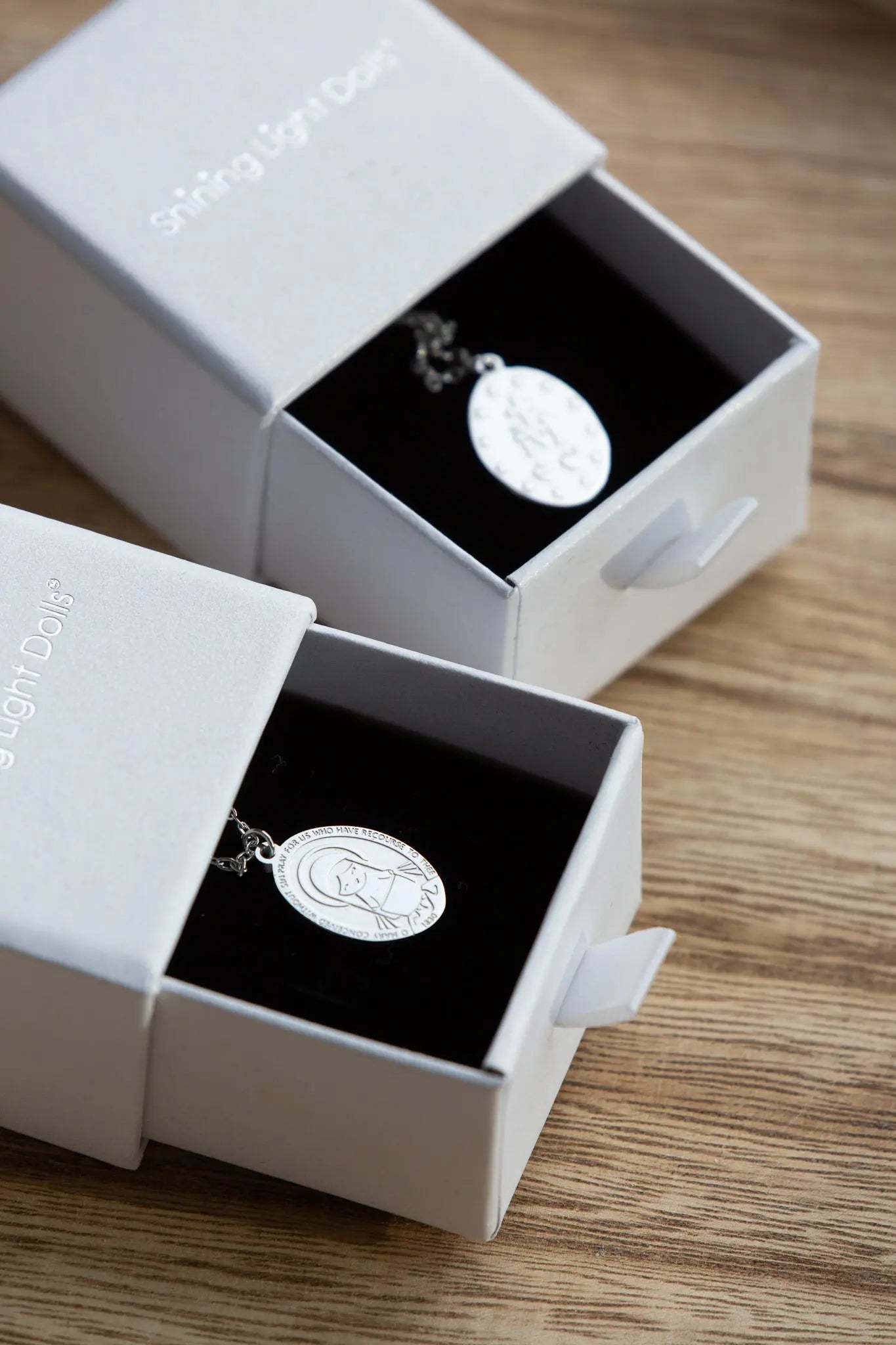 Miraculous Medal - 316 Stainless Steel Shining Light Dolls